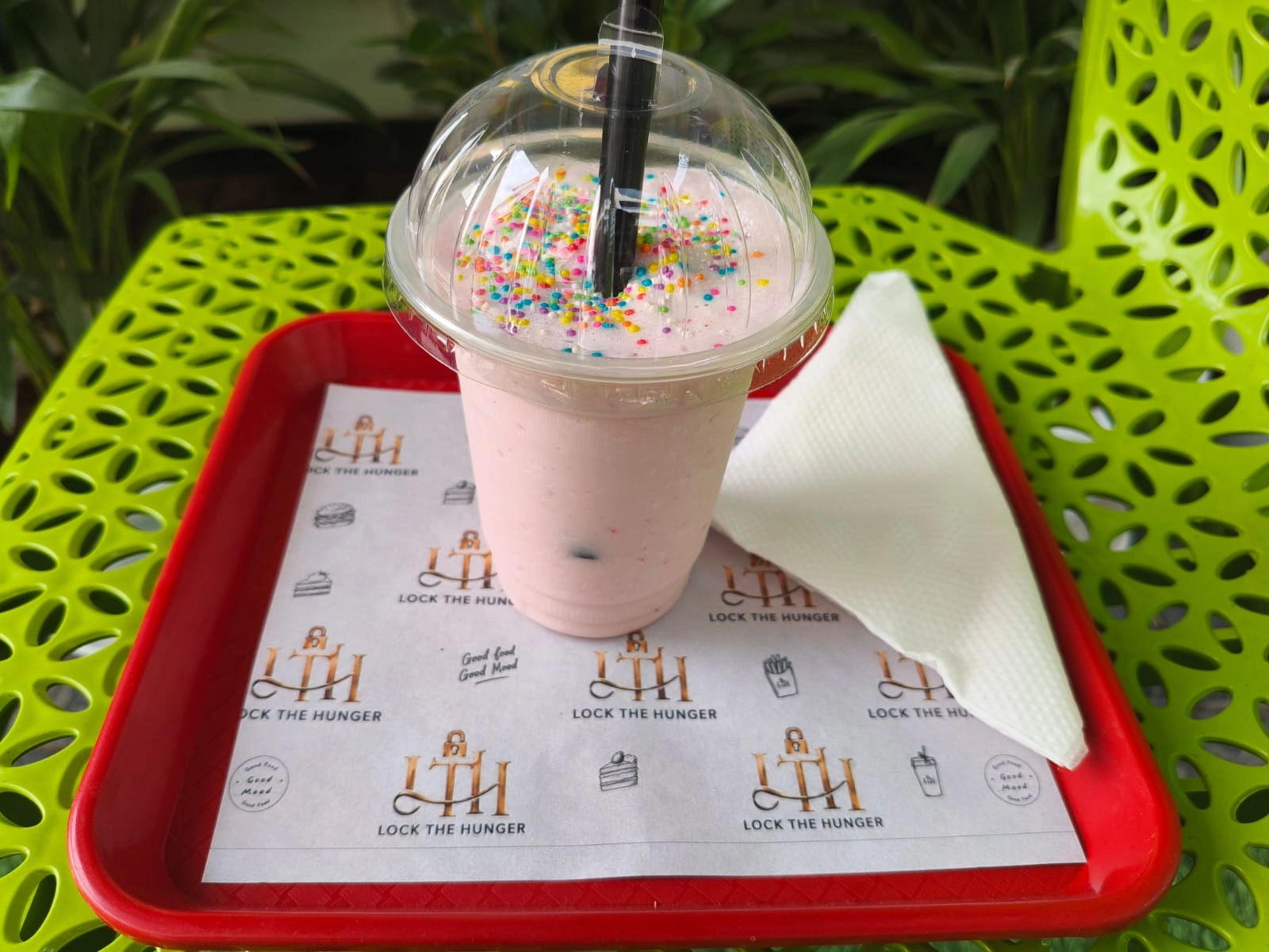 lock the hunger signature shakes (2)