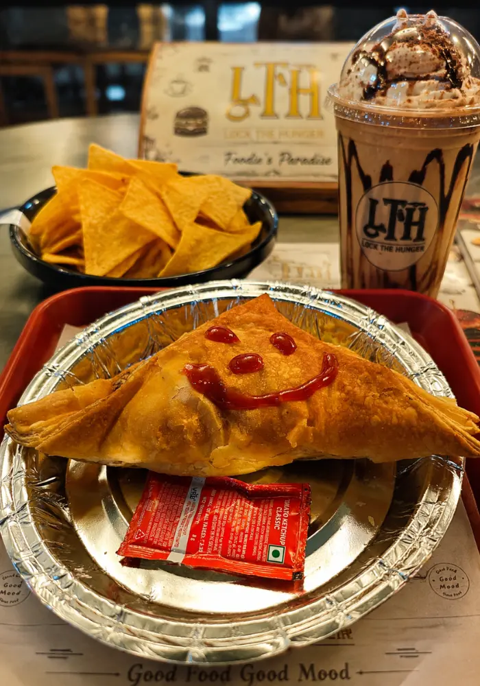 premium fast food cafe in jaipur